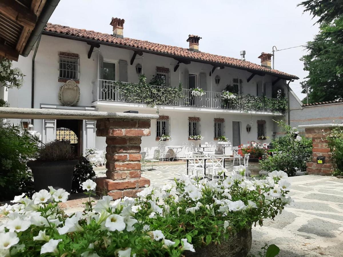 Antica Villa Cuneo- Guest House - "B&B E Non Un Hotel A Cuneo" Buitenkant foto