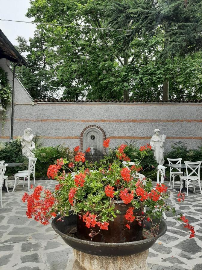 Antica Villa Cuneo- Guest House - "B&B E Non Un Hotel A Cuneo" Buitenkant foto