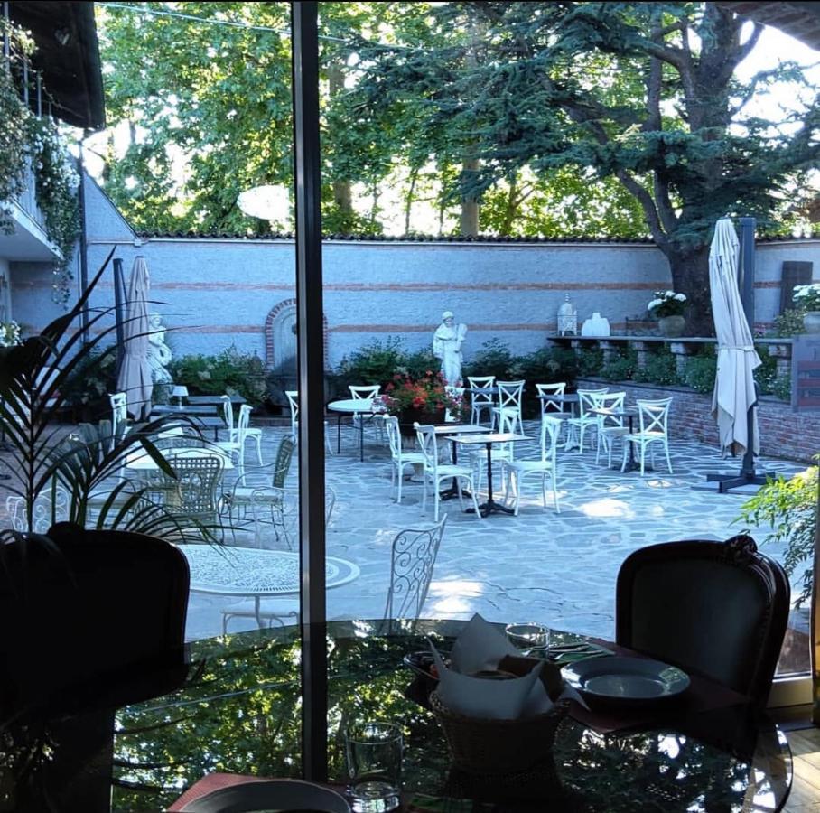 Antica Villa Cuneo- Guest House - "B&B E Non Un Hotel A Cuneo" Buitenkant foto