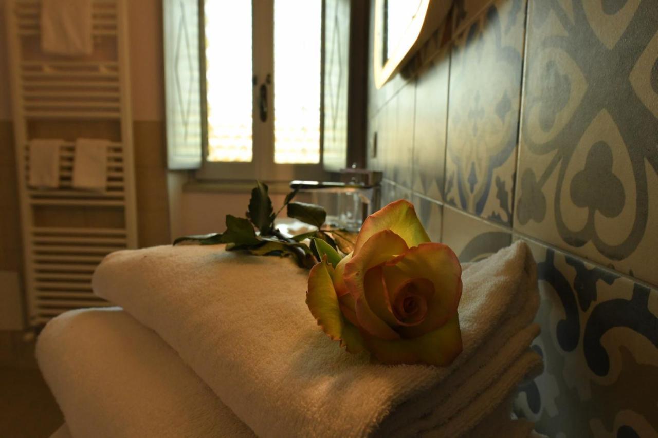 Antica Villa Cuneo- Guest House - "B&B E Non Un Hotel A Cuneo" Buitenkant foto