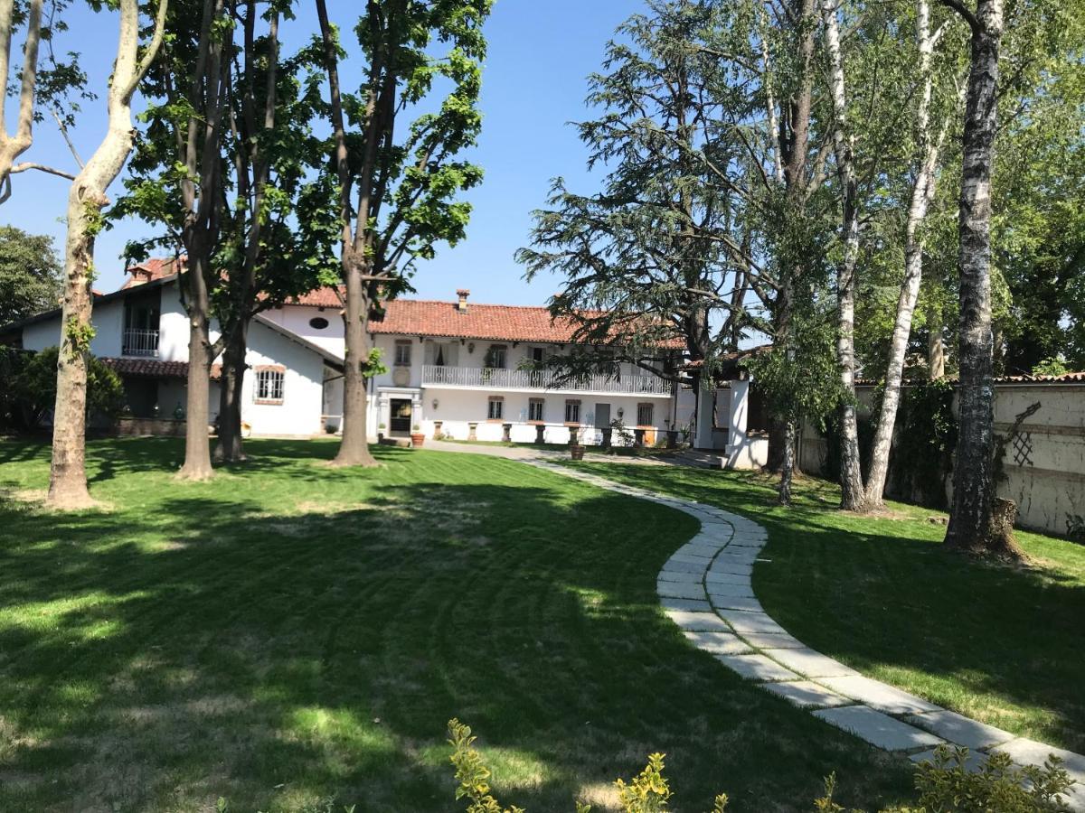 Antica Villa Cuneo- Guest House - "B&B E Non Un Hotel A Cuneo" Buitenkant foto